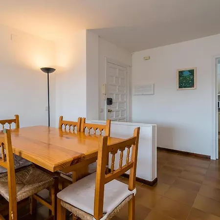 Apartment Sleeps 6 Pool