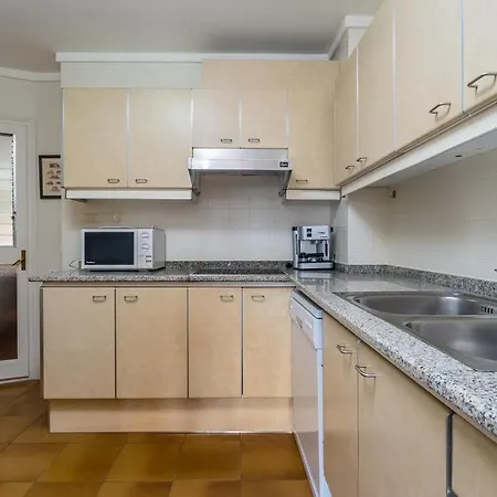Sleeps 6 Pool Apartment