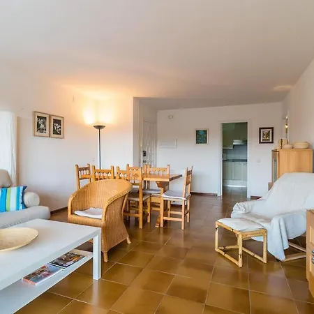 Sleeps 6 Pool