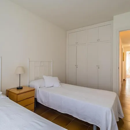 Sleeps 6 Pool