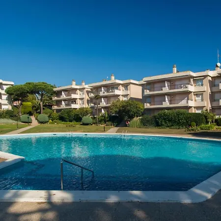Apartment Sleeps 6 Pool